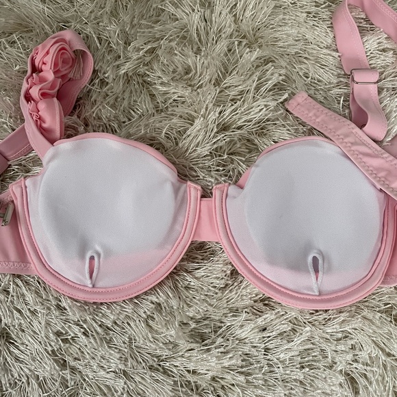 Pink bikini - Picture 3 of 5